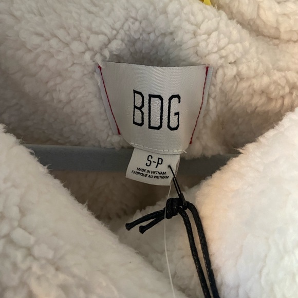 Urban Outfitters Marlow Puffer Jacket - Picture 7 of 10